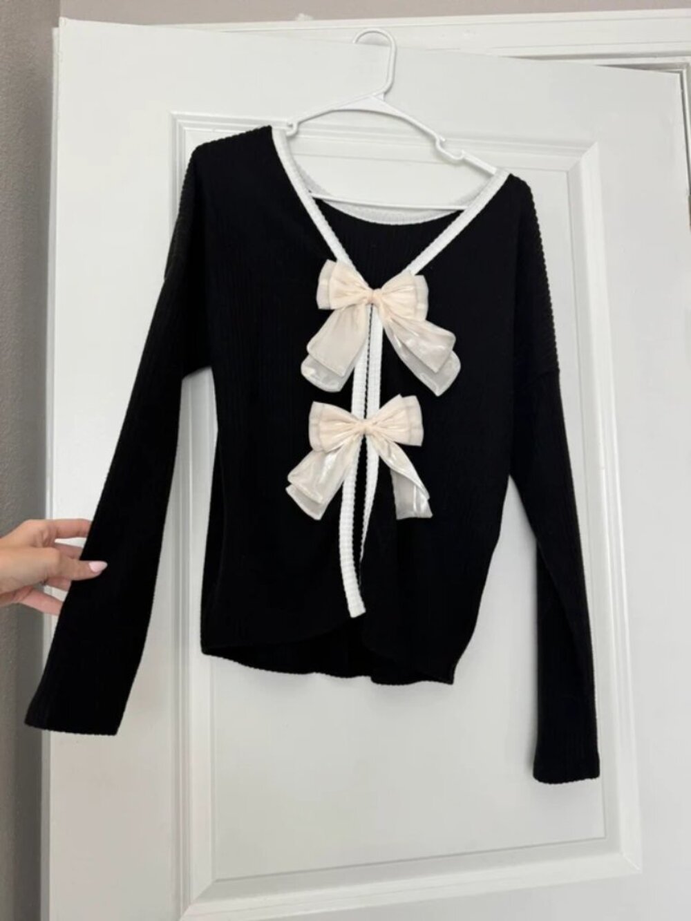 Women’s long sleeve top
